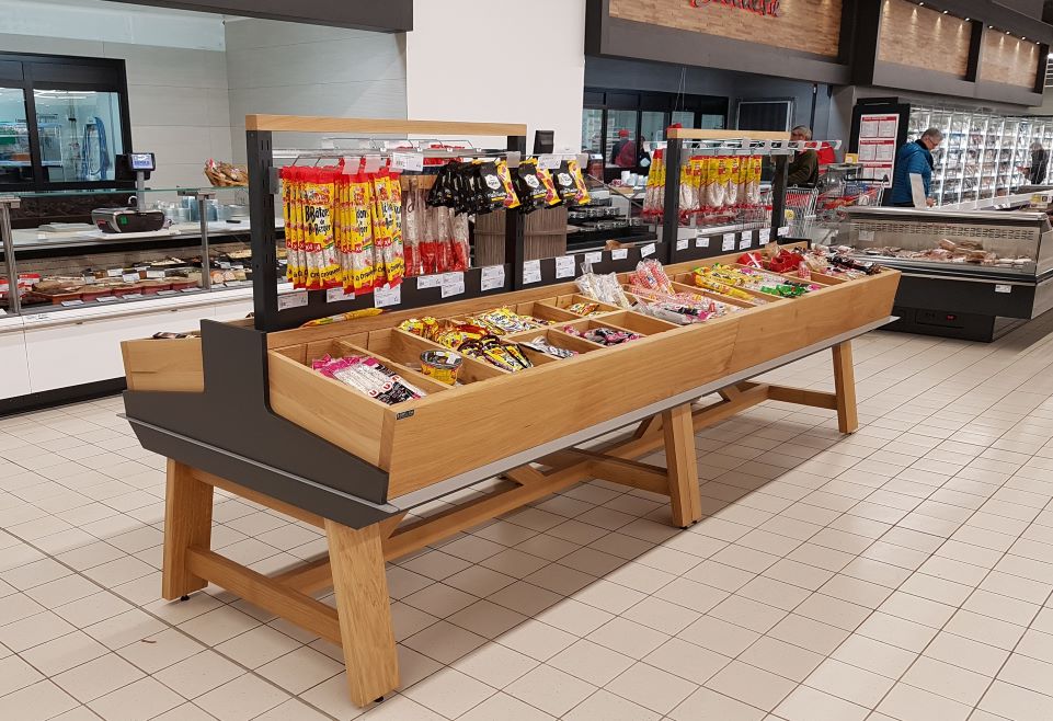 Présentoir en bois saucissons et charcuteries