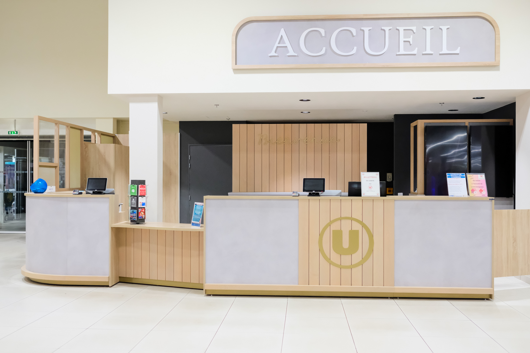 Comptoir accueil professionnel magasin